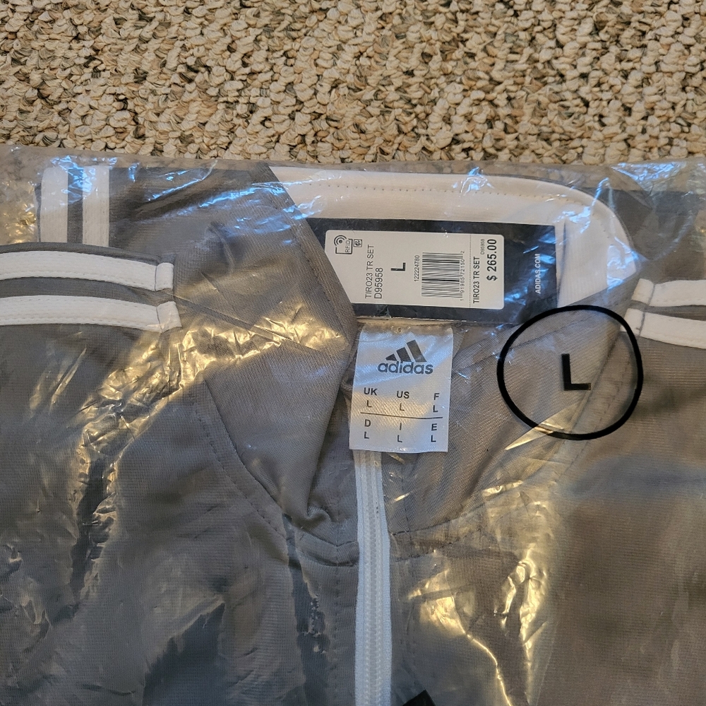 Adidas Trio23 Track Suit L - Picture 4 of 7